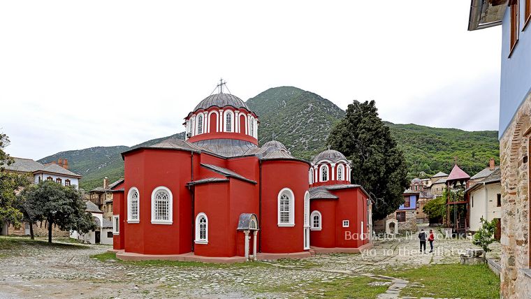 Ένα βράδυ στη μονή της Μεγίστης Λαύρας στο Άγιο Όρος