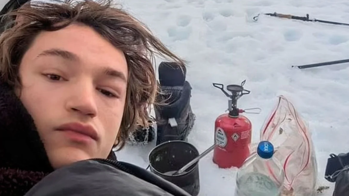 Σουηδία: YouTuber πέθανε από το κρύο σε χιονοθύελλα - «Θα τα καταφέρω» το τελευταίο μήνυμά του.(VID) Σουηδία: YouTuber πέθανε από το κρύο σε χιονοθύελλα - «Θα τα καταφέρω» το τελευταίο μήνυμά του.(VID)