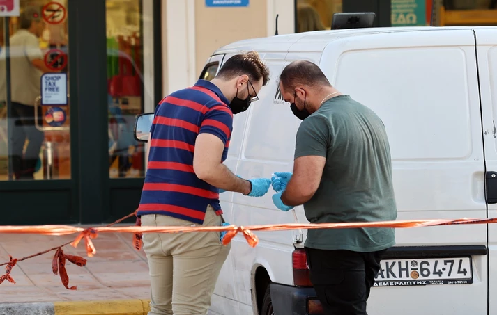 Τα «λάθη» που πρόδωσαν τη σπείρα της ληστείας στη χρηματαποστολή. Τα «λάθη» που πρόδωσαν τη σπείρα της ληστείας στη χρηματαποστολή.