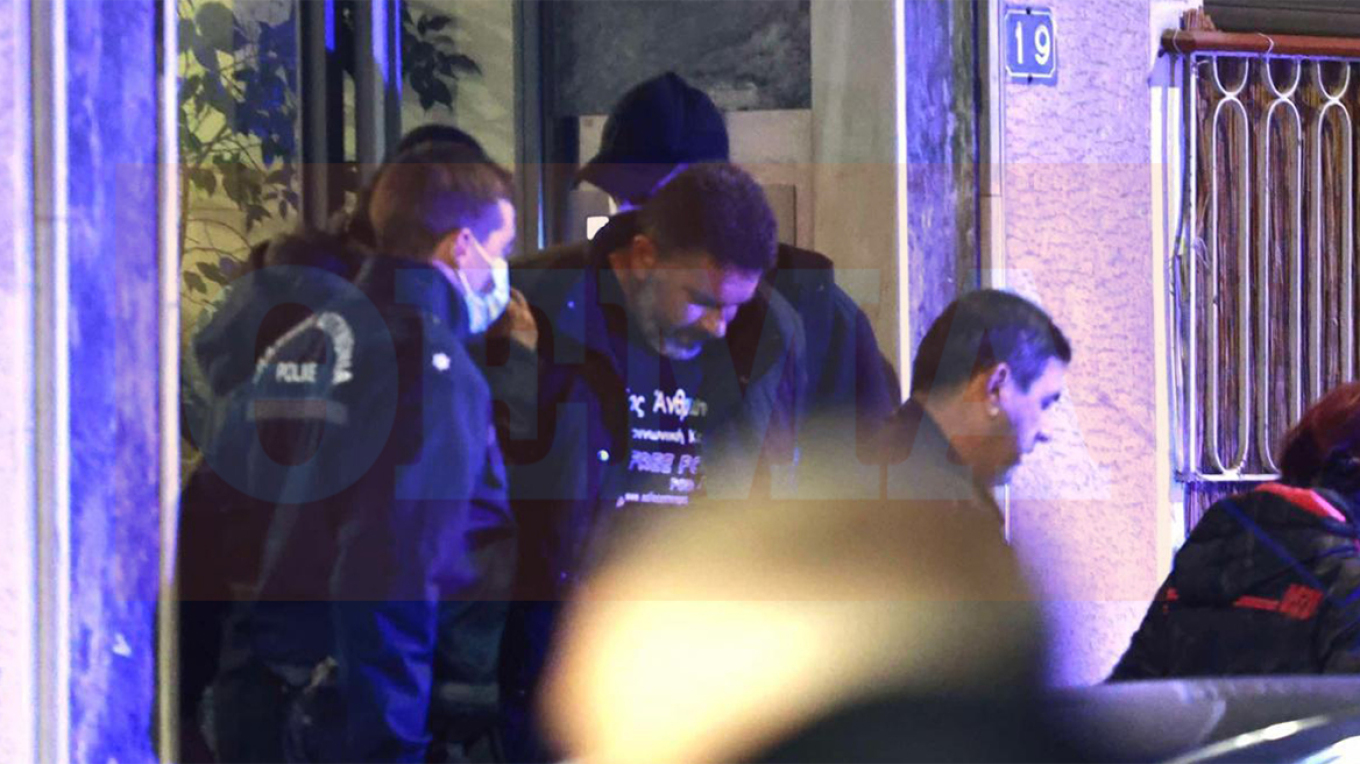 Ομολόγησε τη δολοφονία της γυναίκας του ο 39χρονος στους Αμπελοκήπους - Την είχε επί 7 μέρες νεκρή στο πατάρι Ομολόγησε τη δολοφονία της γυναίκας του ο 39χρονος στους Αμπελοκήπους - Την είχε επί 7 μέρες νεκρή στο πατάρι
