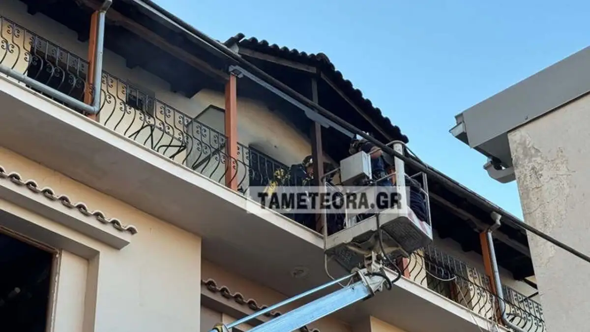 Τραγωδία στην Καλαμπάκα: Ένας νεκρός από τη μεγάλη φωτιά σε ξενοδοχείο – Εκκενώθηκε το κτίριο Τραγωδία στην Καλαμπάκα: Ένας νεκρός από τη μεγάλη φωτιά σε ξενοδοχείο – Εκκενώθηκε το κτίριο