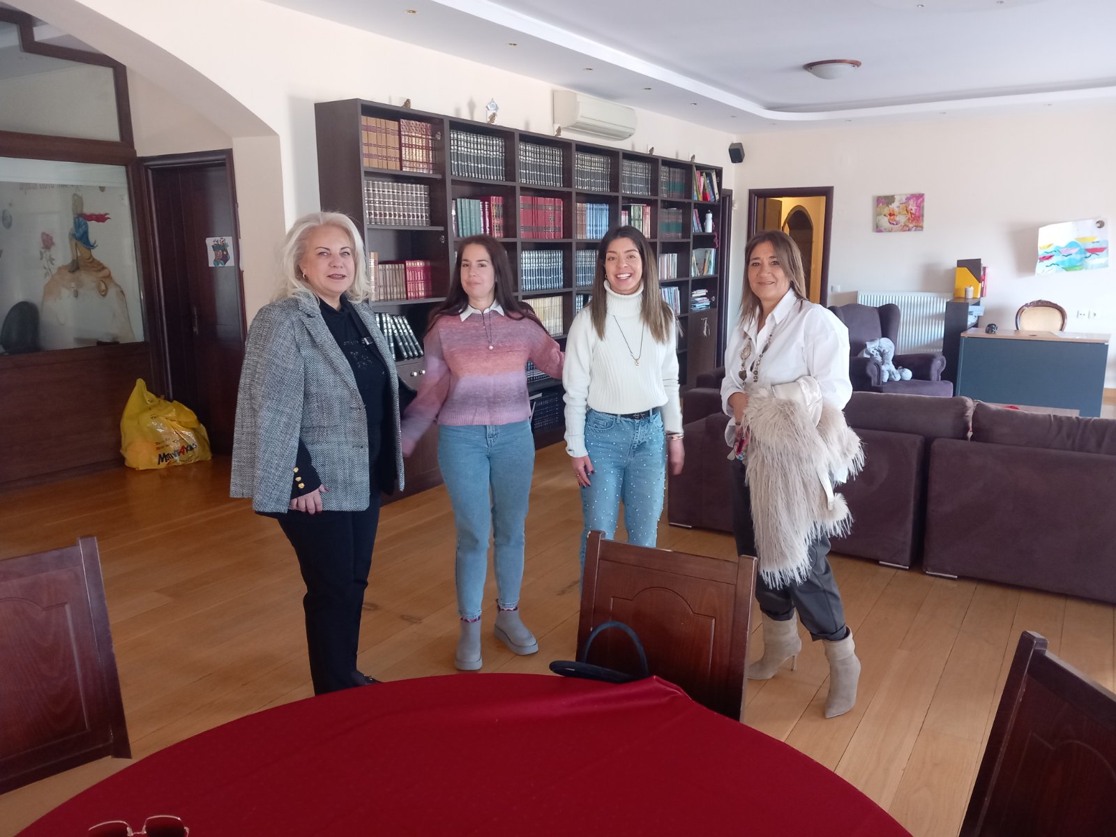 Στην Κιβωτό του Κόσμου η Άννα Μαρία Παπαδημητρίου Στην Κιβωτό του Κόσμου η Άννα Μαρία Παπαδημητρίου
