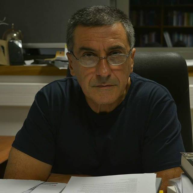 Ο Δημήτρης Κουρέτας και το αλκοτέστ, παραμονή Πρωτοχρονιάς, σε δρόμο της Λάρισας Ο Δημήτρης Κουρέτας και το αλκοτέστ, παραμονή Πρωτοχρονιάς, σε δρόμο της Λάρισας
