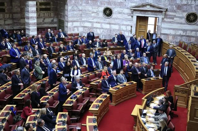 Πρόεδρος της Δημοκρατίας: Δεν βγήκε «λευκός καπνός» ούτε στη δεύτερη ονομαστική ψηφοφορία στη Βουλή. Πρόεδρος της Δημοκρατίας: Δεν βγήκε «λευκός καπνός» ούτε στη δεύτερη ονομαστική ψηφοφορία στη Βουλή.