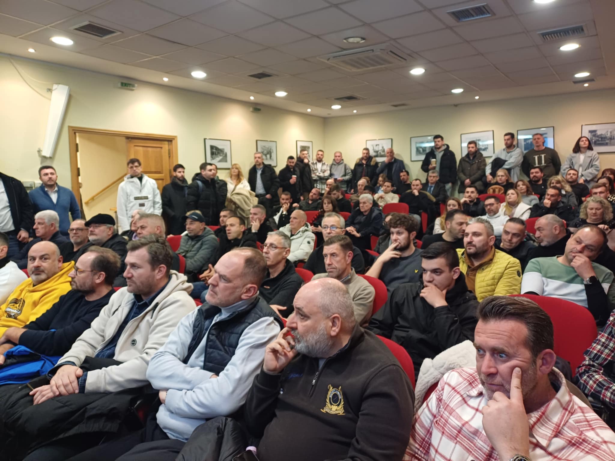 Ασφυκτικά γεμάτη η αίθουσα του Επιμελητηρίου Λάρισας στην ημερίδα για την Ψηφιακή Κάρτα Εργασίας στην Εστίαση (ΦΩΤΟ) Ασφυκτικά γεμάτη η αίθουσα του Επιμελητηρίου Λάρισας στην ημερίδα για την Ψηφιακή Κάρτα Εργασίας στην Εστίαση (ΦΩΤΟ)