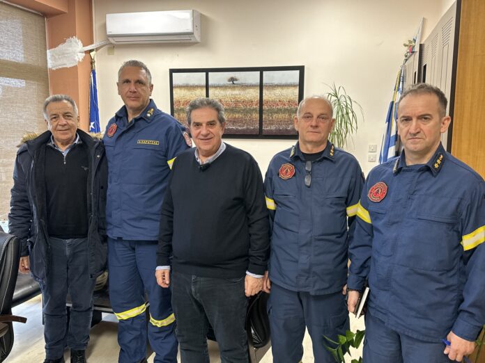 Στον Δήμαρχο Φαρσάλων ο νέος Διοικητής Πυροσβεστικών Υπηρεσιών Θεσσαλίας Στον Δήμαρχο Φαρσάλων ο νέος Διοικητής Πυροσβεστικών Υπηρεσιών Θεσσαλίας