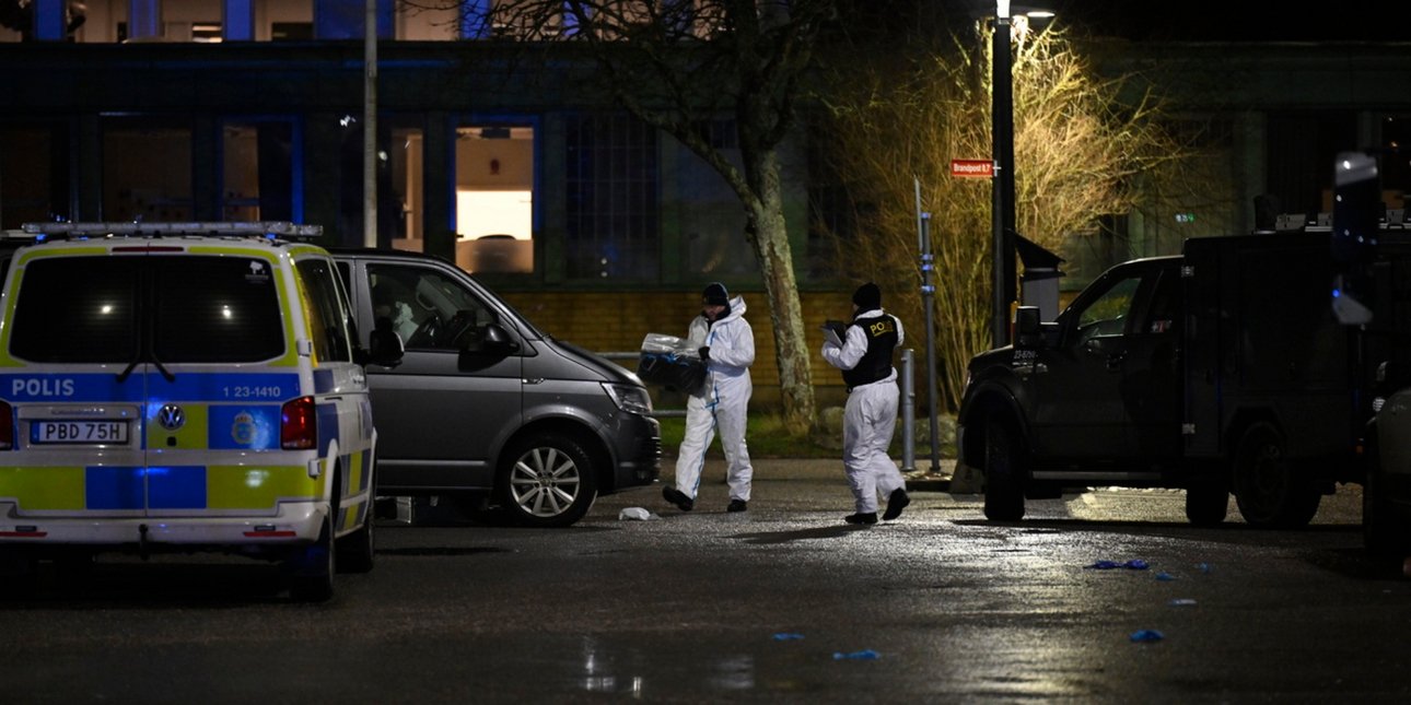 Η χειρότερη επίθεση σε σχολείο στην ιστορία της Σουηδίας: Δέκα νεκροί, σοκάρουν τα βίντεο, άγνωστα τα κίνητρα Η χειρότερη επίθεση σε σχολείο στην ιστορία της Σουηδίας: Δέκα νεκροί, σοκάρουν τα βίντεο, άγνωστα τα κίνητρα
