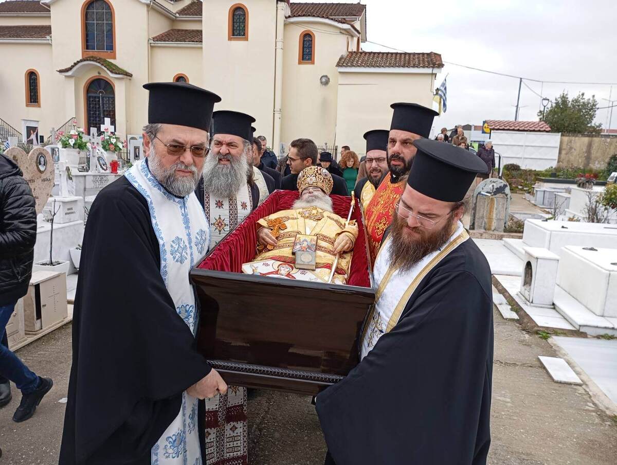 ΚΑΡΔΙΤΣΑ: Το Ύστατο Χαίρε στον Τιτουλάριο Μητροπολίτη Νεοχωρίου κυρό Παύλο (ΦΩΤΟ) ΚΑΡΔΙΤΣΑ: Το Ύστατο Χαίρε στον Τιτουλάριο Μητροπολίτη Νεοχωρίου κυρό Παύλο (ΦΩΤΟ)