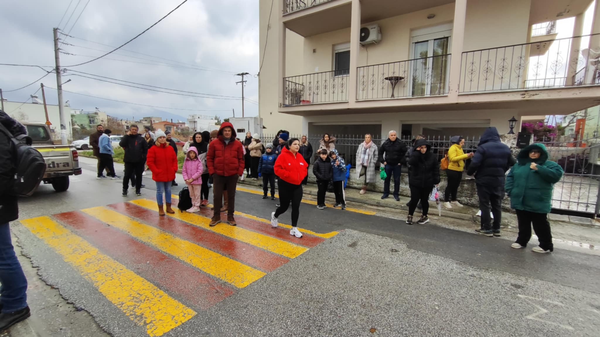 Σοκαρισμένοι οι γονείς για το νέο ατύχημα στο 27ο Δημοτικό σχολείο στις Αλυκές (ΦΩΤΟ) Σοκαρισμένοι οι γονείς για το νέο ατύχημα στο 27ο Δημοτικό σχολείο στις Αλυκές (ΦΩΤΟ)