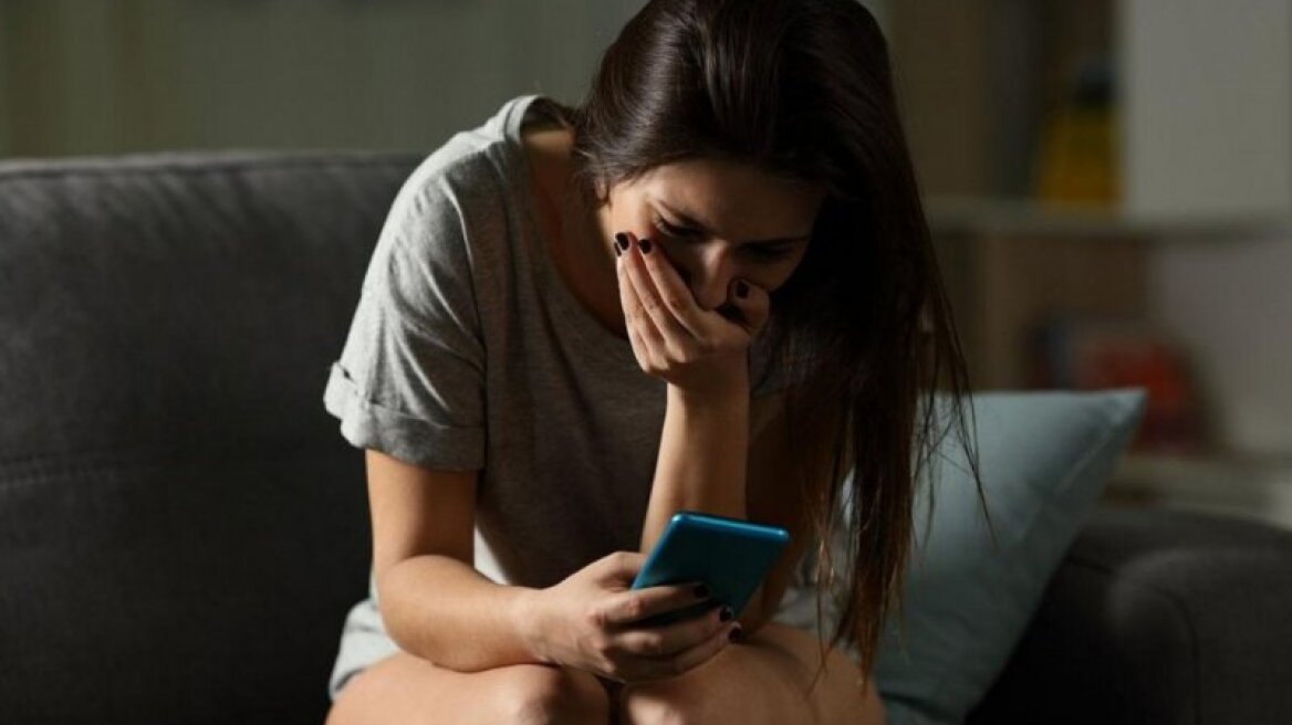 Υπόθεση εκδικητικής πορνογραφίας στο Πήλιο: Διακινούσαν βίντεο στο χωριό από 43χρονη γυναίκα Υπόθεση εκδικητικής πορνογραφίας στο Πήλιο: Διακινούσαν βίντεο στο χωριό από 43χρονη γυναίκα