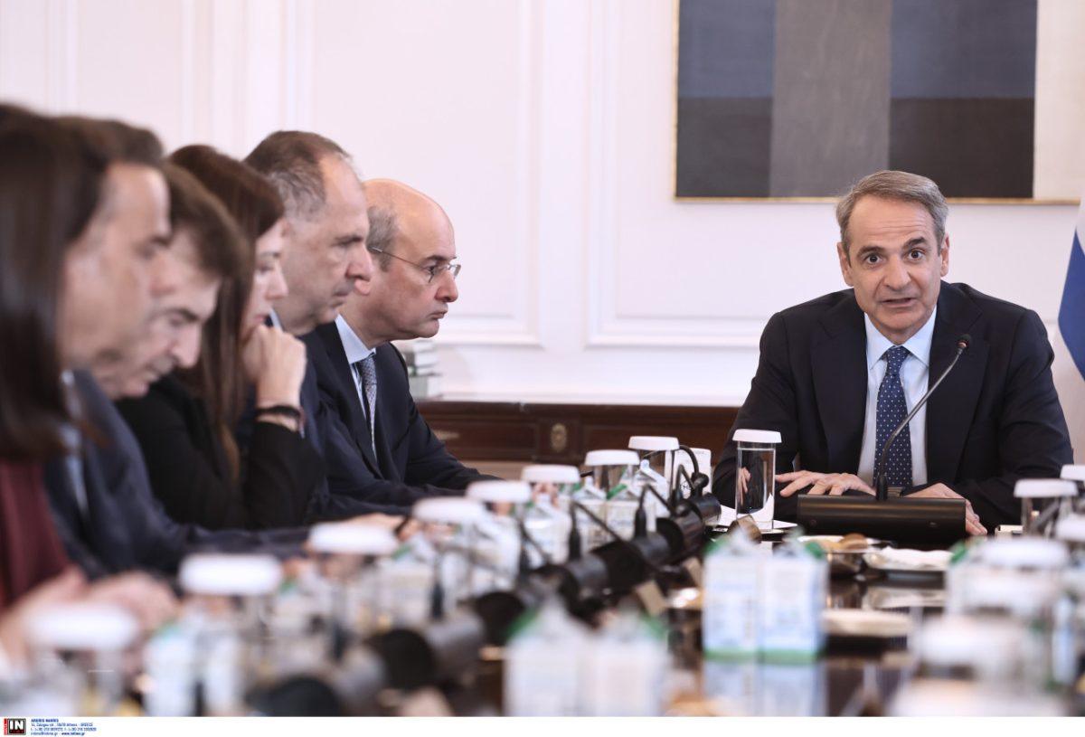 Μητσοτάκης: Νέο νομοσχέδιο για την ασφάλεια στα τρένα -«Θα αλλάξουν πολλά, όσα δεν άλλαξαν εδώ και δεκαετίες» Μητσοτάκης: Νέο νομοσχέδιο για την ασφάλεια στα τρένα -«Θα αλλάξουν πολλά, όσα δεν άλλαξαν εδώ και δεκαετίες»