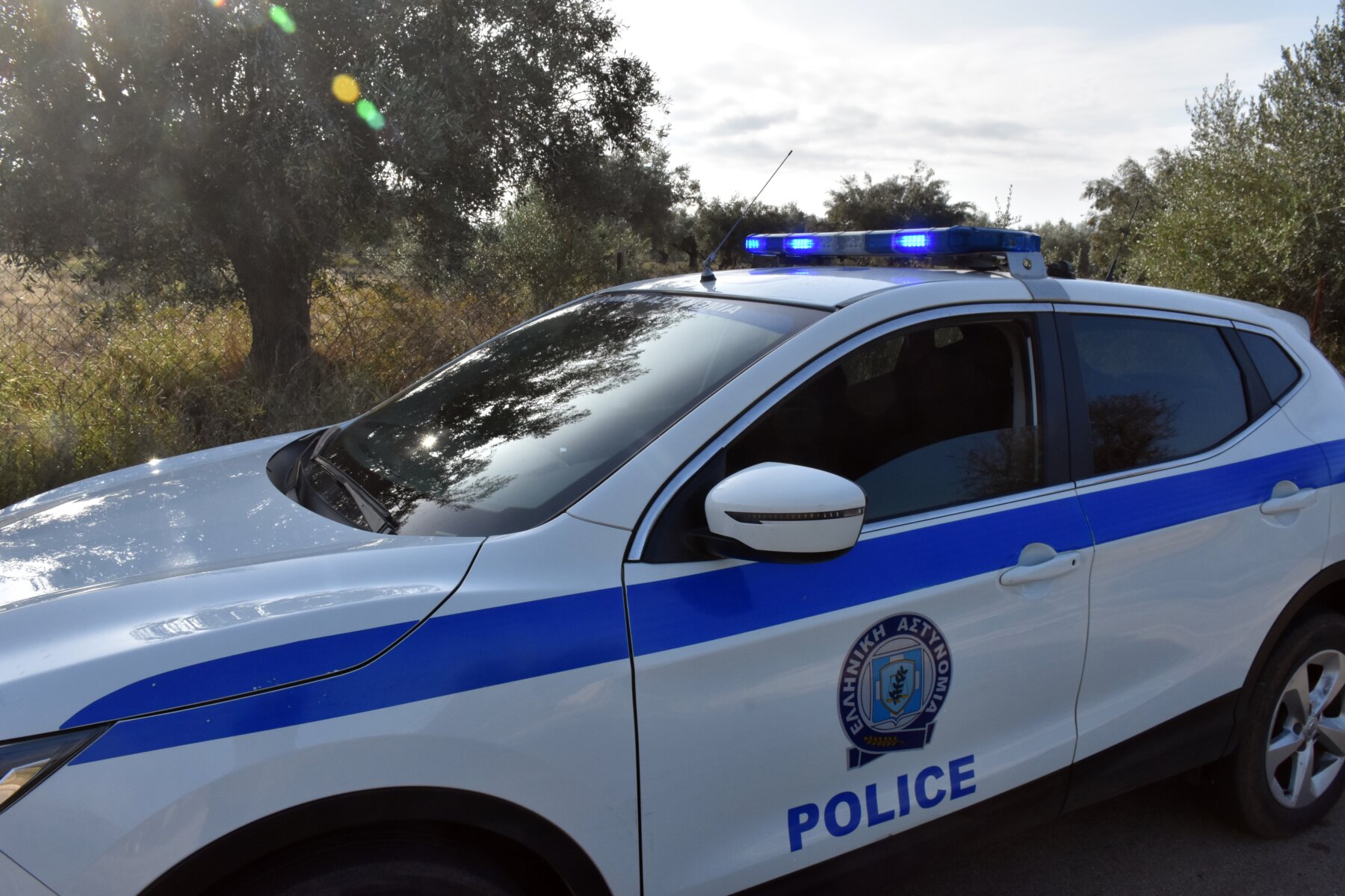 Βόλος: Άγριο οικογενειακό επεισόδιο – Φυγαδεύτηκε με περιπολικό νεαρή γυναίκα Βόλος: Άγριο οικογενειακό επεισόδιο – Φυγαδεύτηκε με περιπολικό νεαρή γυναίκα