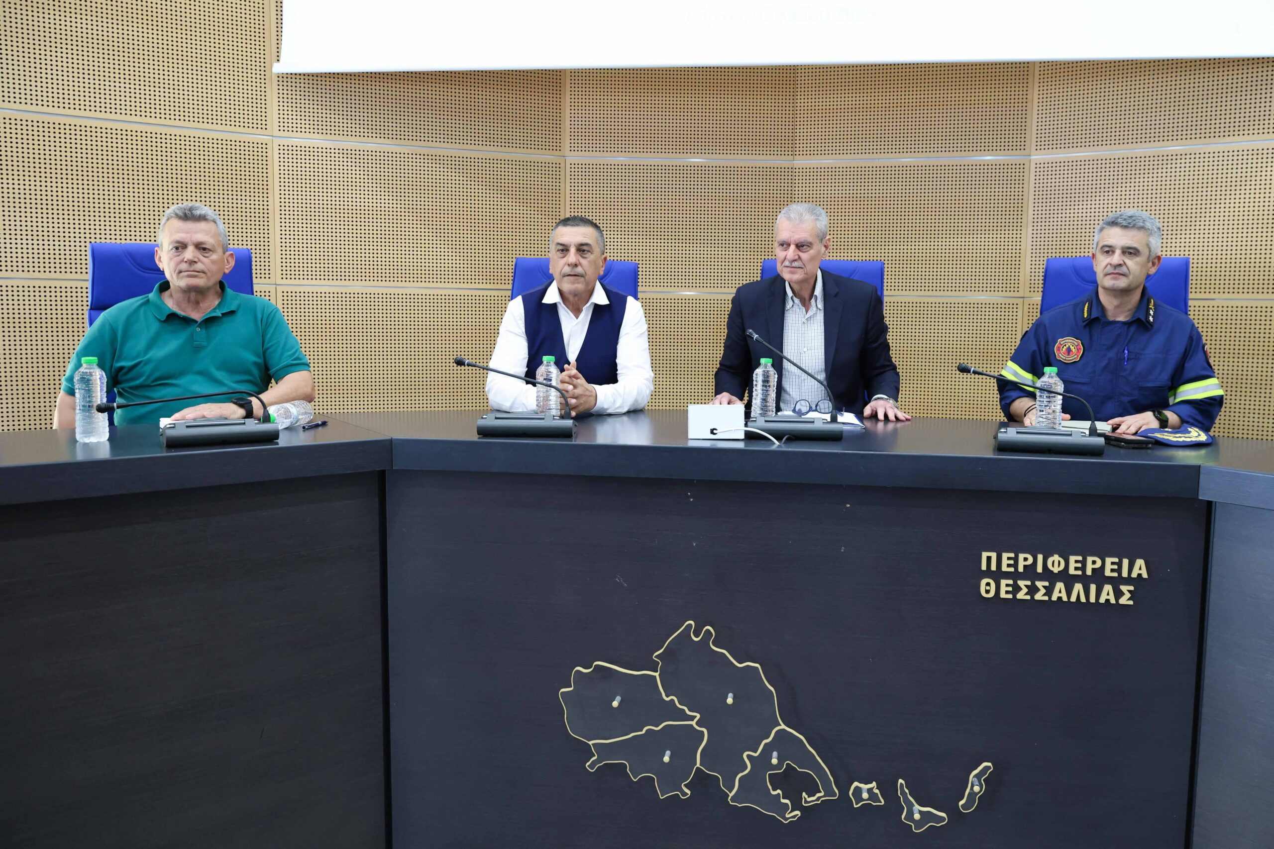 Ευρεία σύσκεψη υπό τον Ευ. Τουρνά: «Μέλημα να σβήνουμε τις φωτιές τη μέρα που ξεκινούν» Ευρεία σύσκεψη υπό τον Ευ. Τουρνά: «Μέλημα να σβήνουμε τις φωτιές τη μέρα που ξεκινούν»