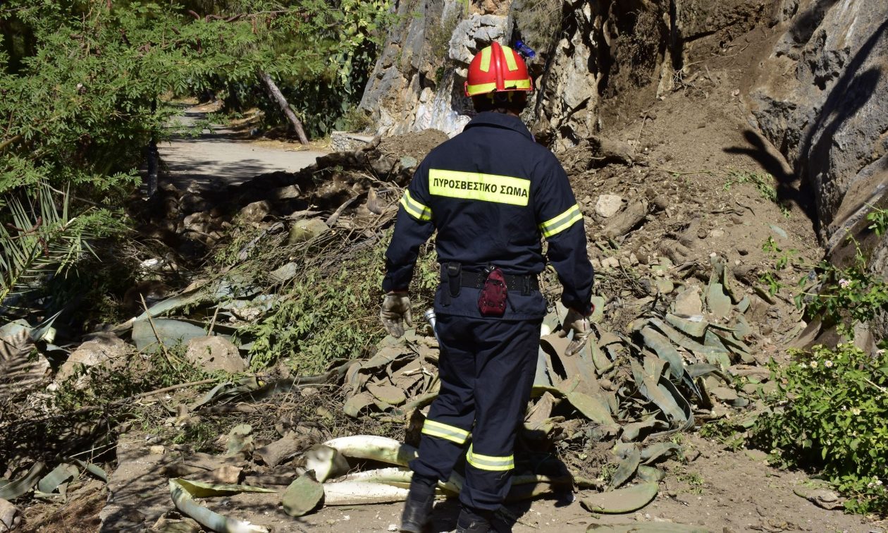 Επιχείρηση ανάσυρσης άνδρα από καταφύγιο στον Όλυμπο – Κινητοποιήθηκε ελικόπτερο Επιχείρηση ανάσυρσης άνδρα από καταφύγιο στον Όλυμπο – Κινητοποιήθηκε ελικόπτερο