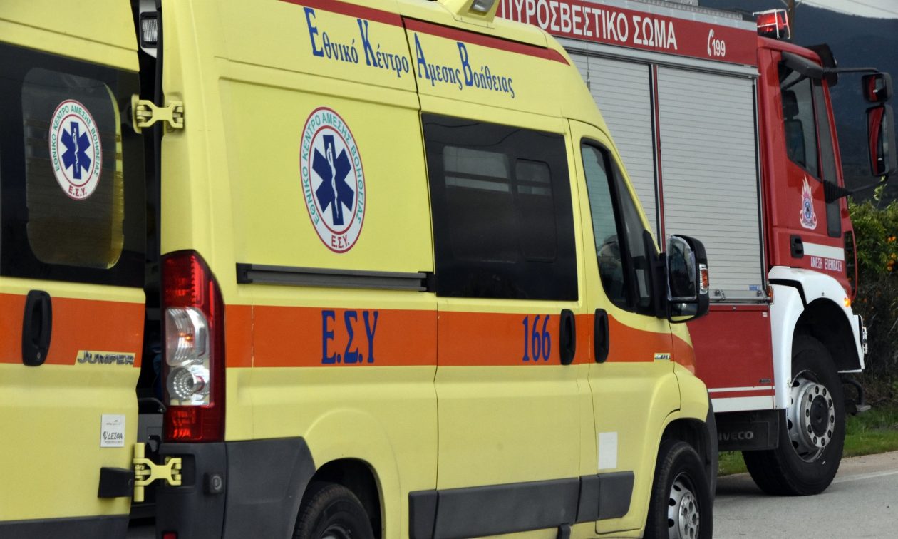Τροχαίο σε χωριό έξω από τη Λάρισα: Άνδρας προσέκρουσε σε σταθμευμένα οχήματα και τραυματίστηκε Τροχαίο σε χωριό έξω από τη Λάρισα: Άνδρας προσέκρουσε σε σταθμευμένα οχήματα και τραυματίστηκε