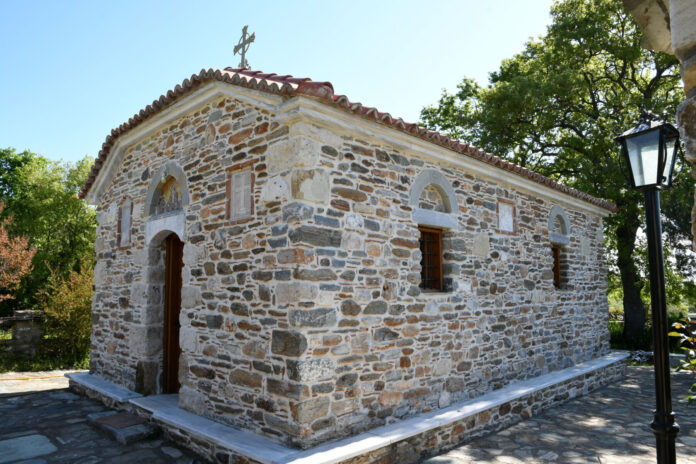 Εγκαίνια Ιερού Ναού στην Αγιά Εγκαίνια Ιερού Ναού στην Αγιά
