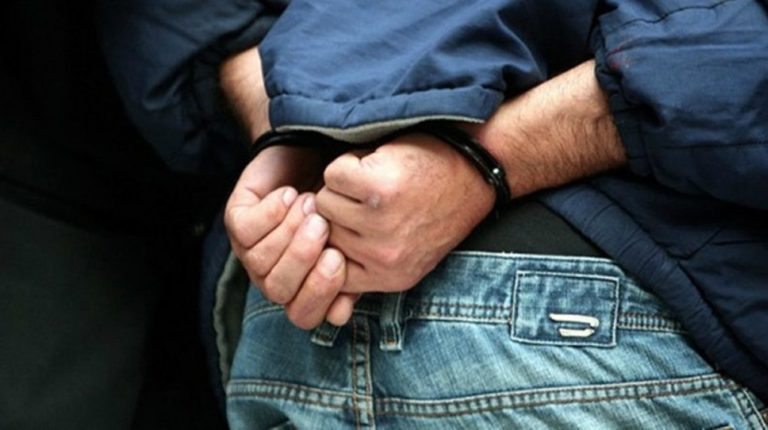 Συνελήφθη δραπέτης στην Πύλη Τρικάλων - Αναζητούνταν 1 χρόνο Συνελήφθη δραπέτης στην Πύλη Τρικάλων - Αναζητούνταν 1 χρόνο
