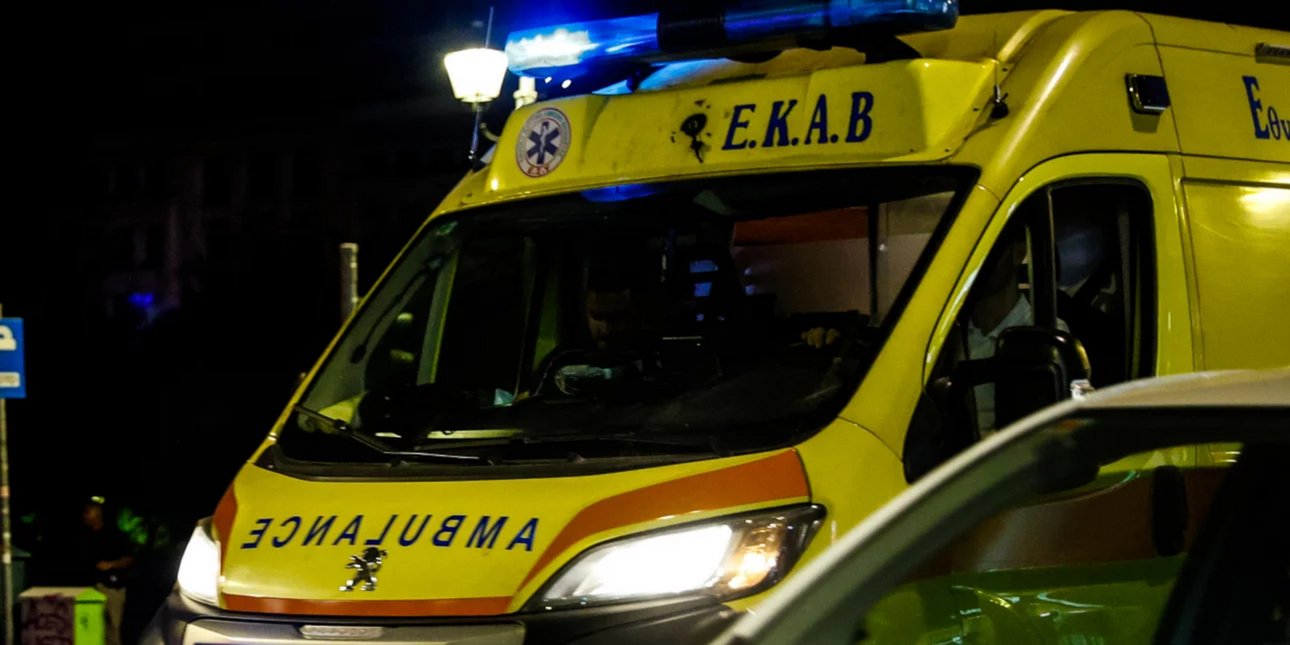 Τροχαίο στην παραλιακή: Αυτοκίνητο καρφώθηκε σε κολώνα -Τέσσερις τραυματίες, οι δύο σοβαρά Τροχαίο στην παραλιακή: Αυτοκίνητο καρφώθηκε σε κολώνα -Τέσσερις τραυματίες, οι δύο σοβαρά