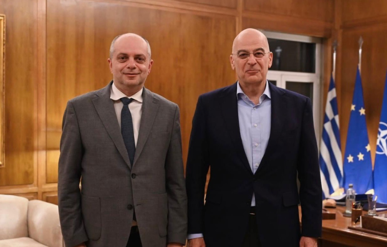 Δένδιας-Καπετάνος: Συνάντηση για Ένοπλες Δυνάμεις, Στρατόπεδα Λάρισας, ΠΕΒ-Εθνοφύλακες και ενίσχυση Στρατοδικείου Δένδιας-Καπετάνος: Συνάντηση για Ένοπλες Δυνάμεις, Στρατόπεδα Λάρισας, ΠΕΒ-Εθνοφύλακες και ενίσχυση Στρατοδικείου
