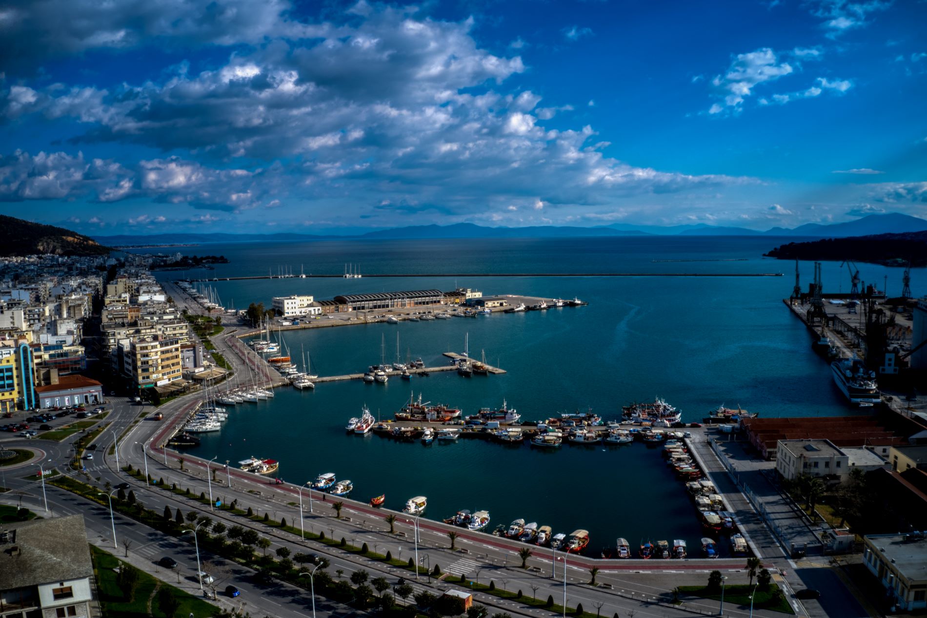 «Γλυκοκοιτάζουν» το λιμάνι του Βόλου οι Αμερικάνοι – Συνάντηση αμερικανών πρέσβεων με ελληνικά υπουργεία «Γλυκοκοιτάζουν» το λιμάνι του Βόλου οι Αμερικάνοι – Συνάντηση αμερικανών πρέσβεων με ελληνικά υπουργεία