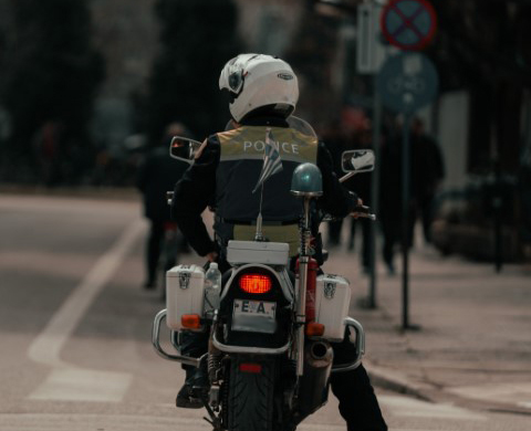Περίεργη ληστεία στην ε.ο. Τρικάλων-Καλαμπάκας. Συνελήφθησαν 10 άτομα! Περίεργη ληστεία στην ε.ο. Τρικάλων-Καλαμπάκας. Συνελήφθησαν 10 άτομα!