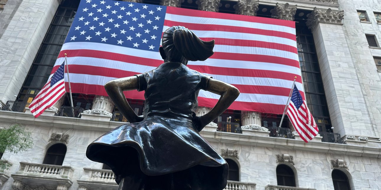 Wall Street: Στο «κόκκινο» οι δείκτες -Οι απειλές Τραμπ για 50% δασμούς στην ΕΕ έφεραν καθίζηση στα χρηματιστήρια Wall Street: Στο «κόκκινο» οι δείκτες -Οι απειλές Τραμπ για 50% δασμούς στην ΕΕ έφεραν καθίζηση στα χρηματιστήρια