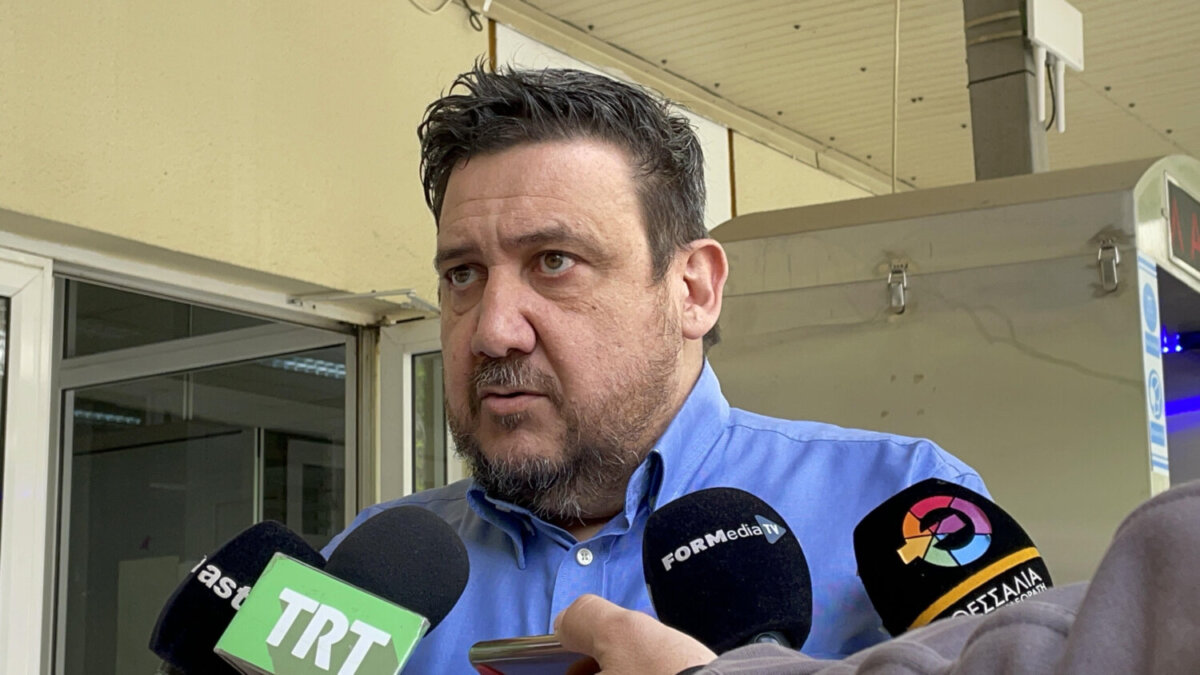 Παραμένει στο «τιμόνι» του Γενικού Νοσοκομείου Λάρισας ο διοικητής Γρηγόρης Βλαχάκης Παραμένει στο «τιμόνι» του Γενικού Νοσοκομείου Λάρισας ο διοικητής Γρηγόρης Βλαχάκης