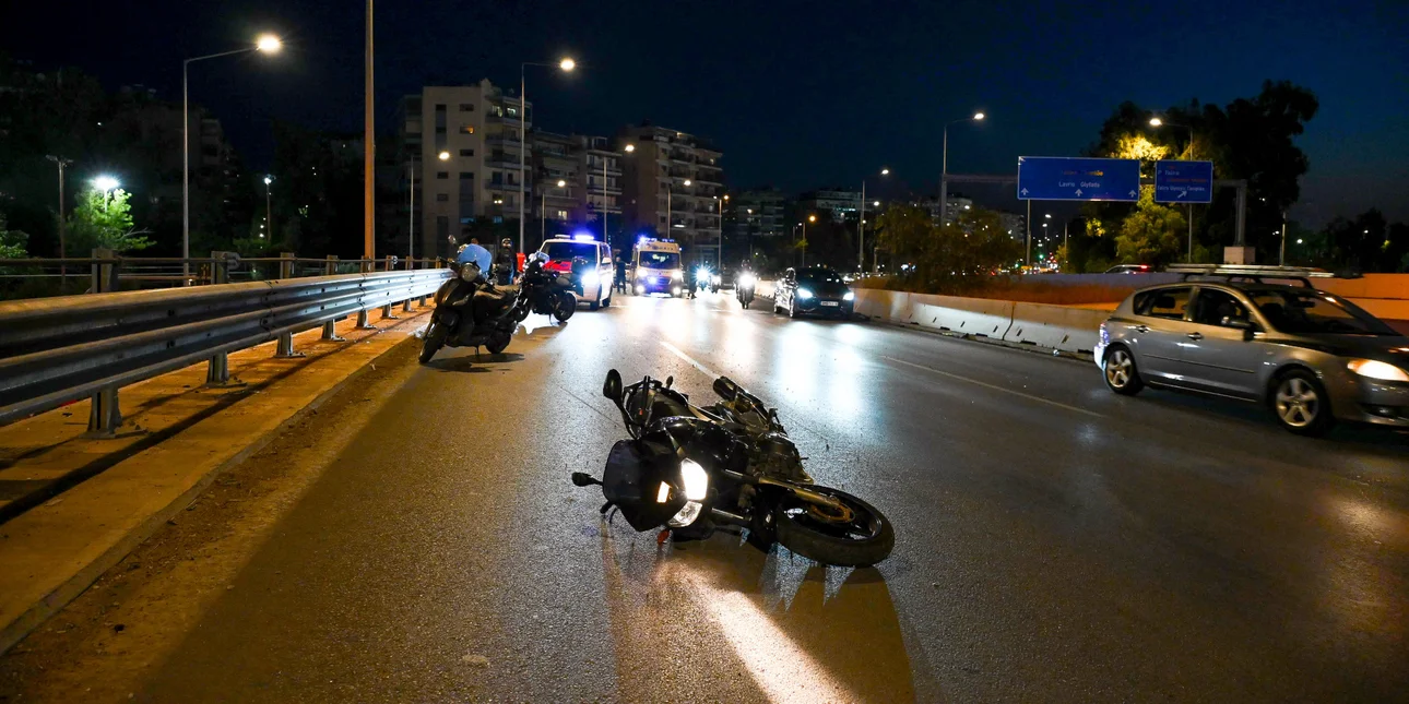 «Τρόμαξαν και έτρεξαν»: Σοκάρει η περιγραφή για το τροχαίο στην παραλιακή με 2 νεκρούς αναβάτες «Τρόμαξαν και έτρεξαν»: Σοκάρει η περιγραφή για το τροχαίο στην παραλιακή με 2 νεκρούς αναβάτες