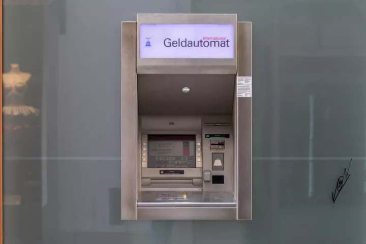 «Μετρητά στο στρώμα» κρύβουν οι Γερμανοί «Μετρητά στο στρώμα» κρύβουν οι Γερμανοί