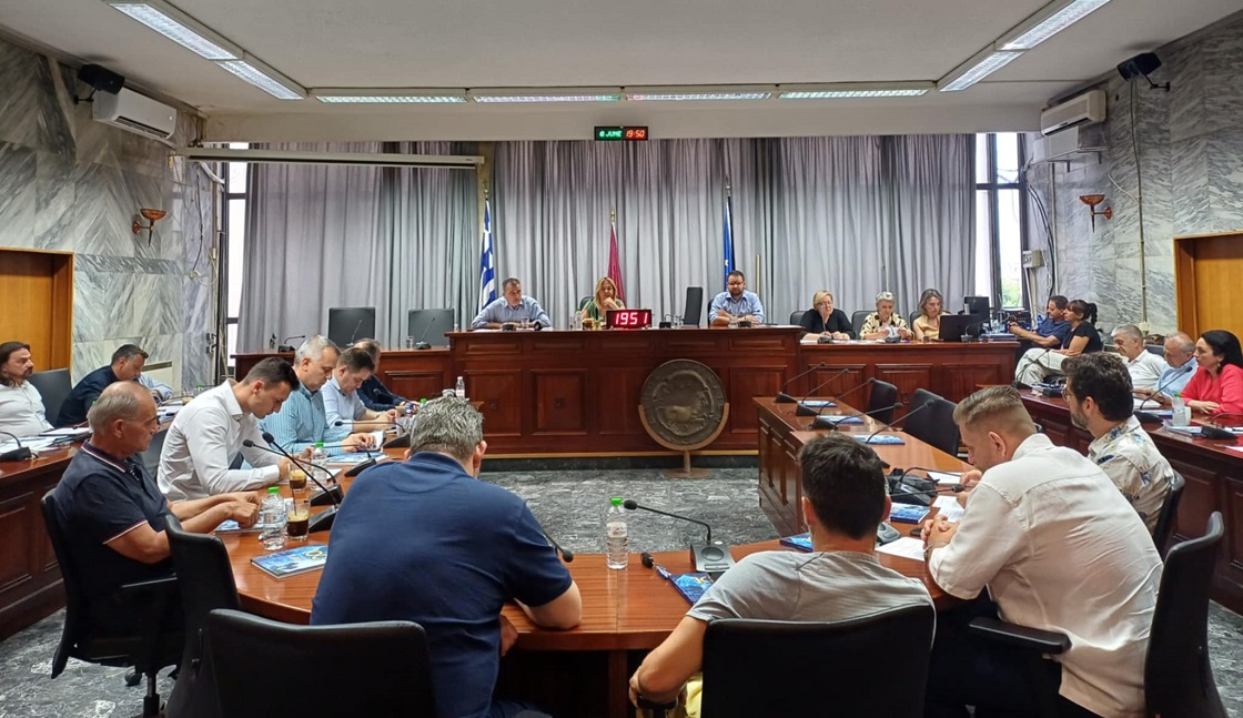 Ο Μαμακος διαψεύδει σενάρια για τραπεζοκαθίσματα και πάρκιγκ στο χώρο των κατεδαφίσεων μροστά από αρχαίο θέατρο Ο Μαμακος διαψεύδει σενάρια για τραπεζοκαθίσματα και πάρκιγκ στο χώρο των κατεδαφίσεων μροστά από αρχαίο θέατρο