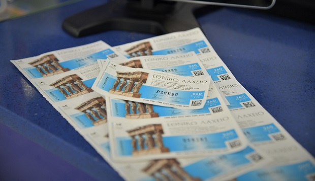 Παρασκευή και 13: Η τύχη χαμογέλασε με 30.000 ευρώ σε δύο Φαρσαλινούς! Παρασκευή και 13: Η τύχη χαμογέλασε με 30.000 ευρώ σε δύο Φαρσαλινούς!