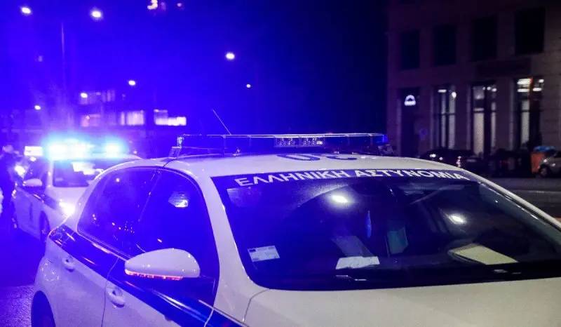 Βραδιά τρόμου στη Λάρισα : Δύο κουκουλοφόροι μπούκαραν με απειλή μαχαιριού σε κατάστημα ΟΠΑΠ Βραδιά τρόμου στη Λάρισα : Δύο κουκουλοφόροι μπούκαραν με απειλή μαχαιριού σε κατάστημα ΟΠΑΠ