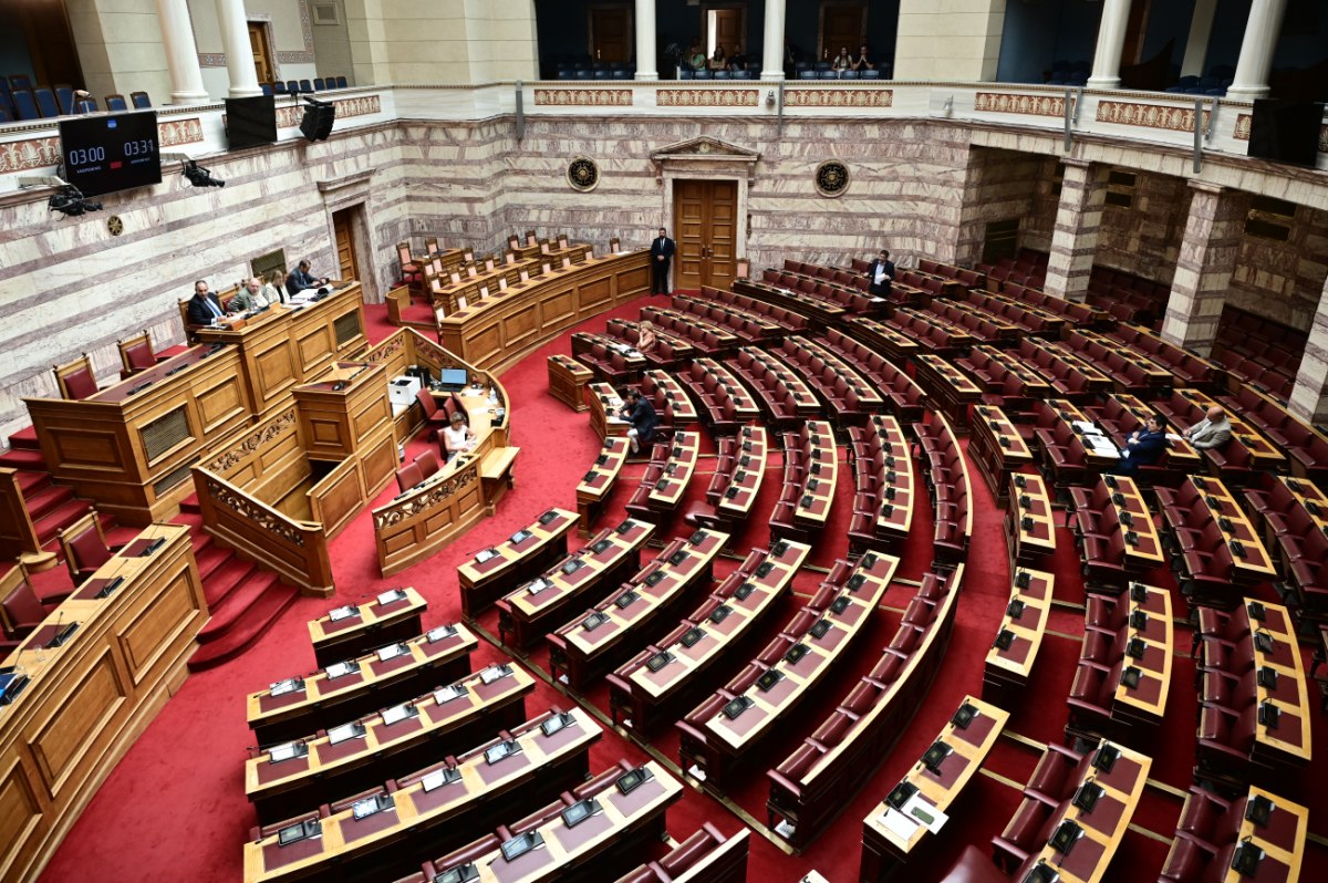 Ξεκίνησε η μάχη στη Βουλή για την προανακριτική – Συζήτηση επί τριών προτάσεων για 14 εγκαλούμενους Ξεκίνησε η μάχη στη Βουλή για την προανακριτική – Συζήτηση επί τριών προτάσεων για 14 εγκαλούμενους