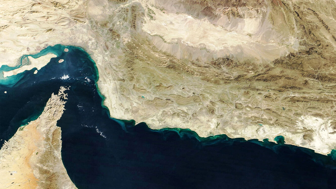 «Στο τραπέζι το κλείσιμο των Στενών του Ορμούζ» απειλεί το Ιράν «Στο τραπέζι το κλείσιμο των Στενών του Ορμούζ» απειλεί το Ιράν