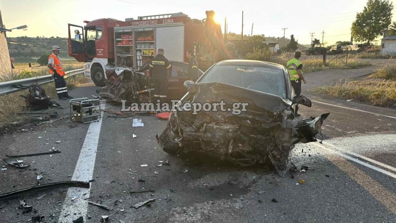 Σφοδρό τροχαίο στη Θήβα: Σκοτώθηκε ζευγάρι σε μετωπική σύγκρουση, δείτε εικόνες Σφοδρό τροχαίο στη Θήβα: Σκοτώθηκε ζευγάρι σε μετωπική σύγκρουση, δείτε εικόνες