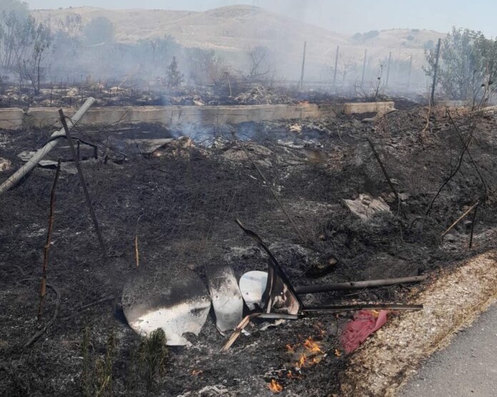 Φωτιά στην Συκεώνα, επενέβη η Πυροσβεστική και ο Δήμος Παλαμά Φωτιά στην Συκεώνα, επενέβη η Πυροσβεστική και ο Δήμος Παλαμά