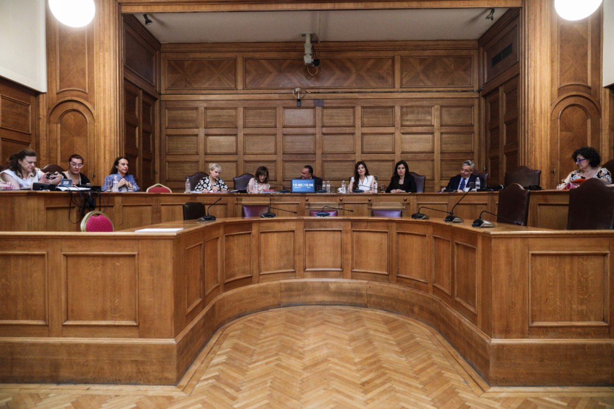 Προανακριτική για Τέμπη: Κλήση Καραμανλή με fast track διαδικασίες και φωνές από την αντιπολίτευση που ζητά μάρτυρες Προανακριτική για Τέμπη: Κλήση Καραμανλή με fast track διαδικασίες και φωνές από την αντιπολίτευση που ζητά μάρτυρες