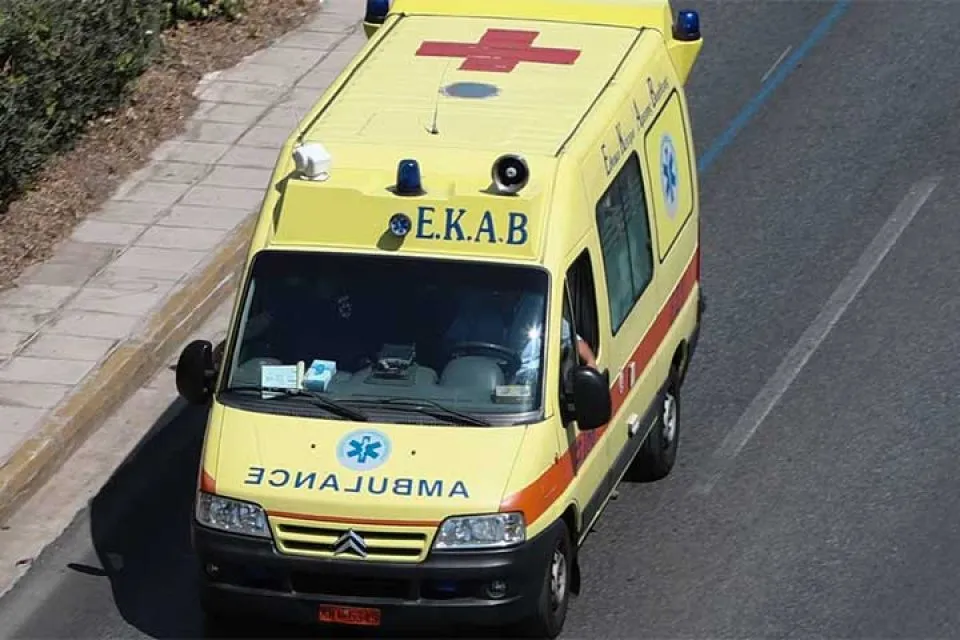 Τραυματισμός μοτοποδηλάτη έπειτα από τροχαίο στον Πλατύκαμπο Τραυματισμός μοτοποδηλάτη έπειτα από τροχαίο στον Πλατύκαμπο