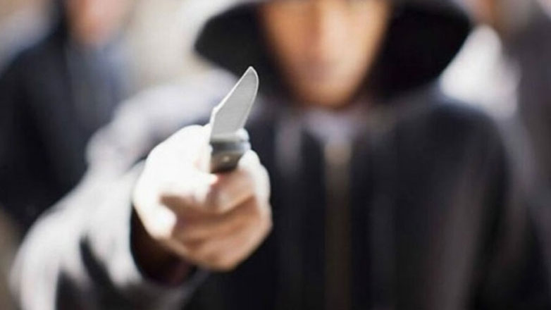 Συνελήφθη 16χρονος που μαχαίρωσε 15χρονο μέσα σε λεωφορείο
