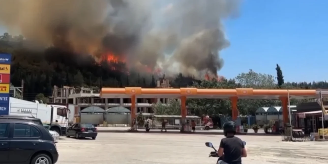 Καβάλα: Πύρινη απειλή στην ανατολική είσοδο της πόλης, κοντά σε κατοικημένη περιοχή -Ήχησε το 112 Καβάλα: Πύρινη απειλή στην ανατολική είσοδο της πόλης, κοντά σε κατοικημένη περιοχή -Ήχησε το 112