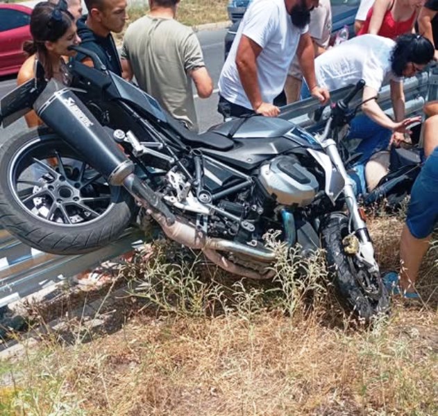 Βόλος: Σοβαρά τραυματίστηκε δικυκλιστής -Έπεσε σε μπαριέρες Βόλος: Σοβαρά τραυματίστηκε δικυκλιστής -Έπεσε σε μπαριέρες