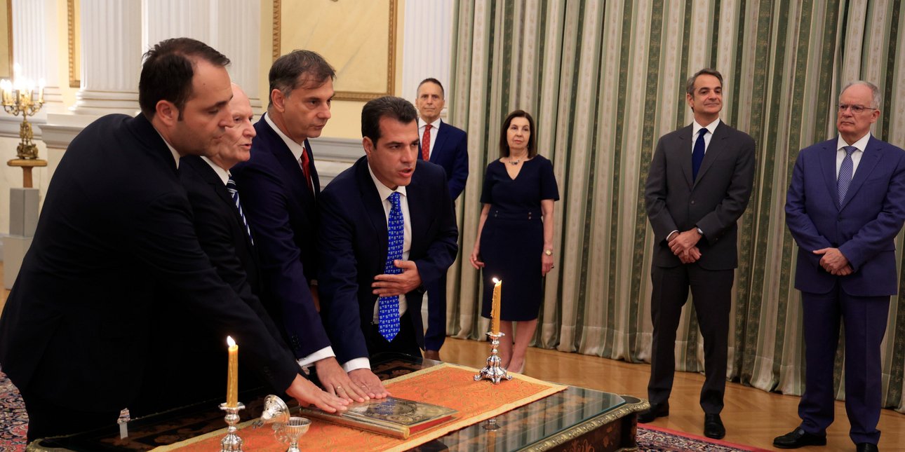 Φωτό: Ορκίστηκαν ο Πλεύρης και οι 3 νέοι υφυπουργοί της κυβέρνησης στο Προεδρικό -Στις 12 η συνεδρίαση του υπουργικού