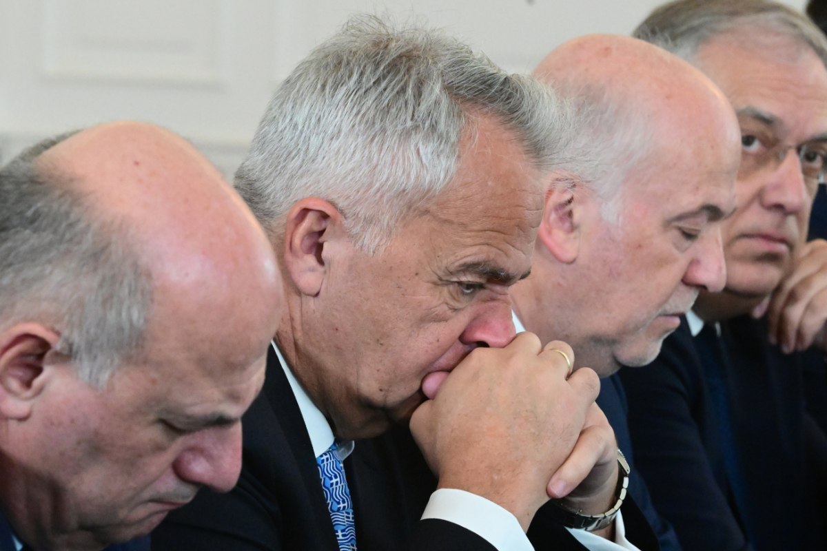 Εκρηκτικό το κλίμα στο εσωτερικό της ΝΔ μετά το σκάνδαλο του ΟΠΕΚΕΠΕ Εκρηκτικό το κλίμα στο εσωτερικό της ΝΔ μετά το σκάνδαλο του ΟΠΕΚΕΠΕ