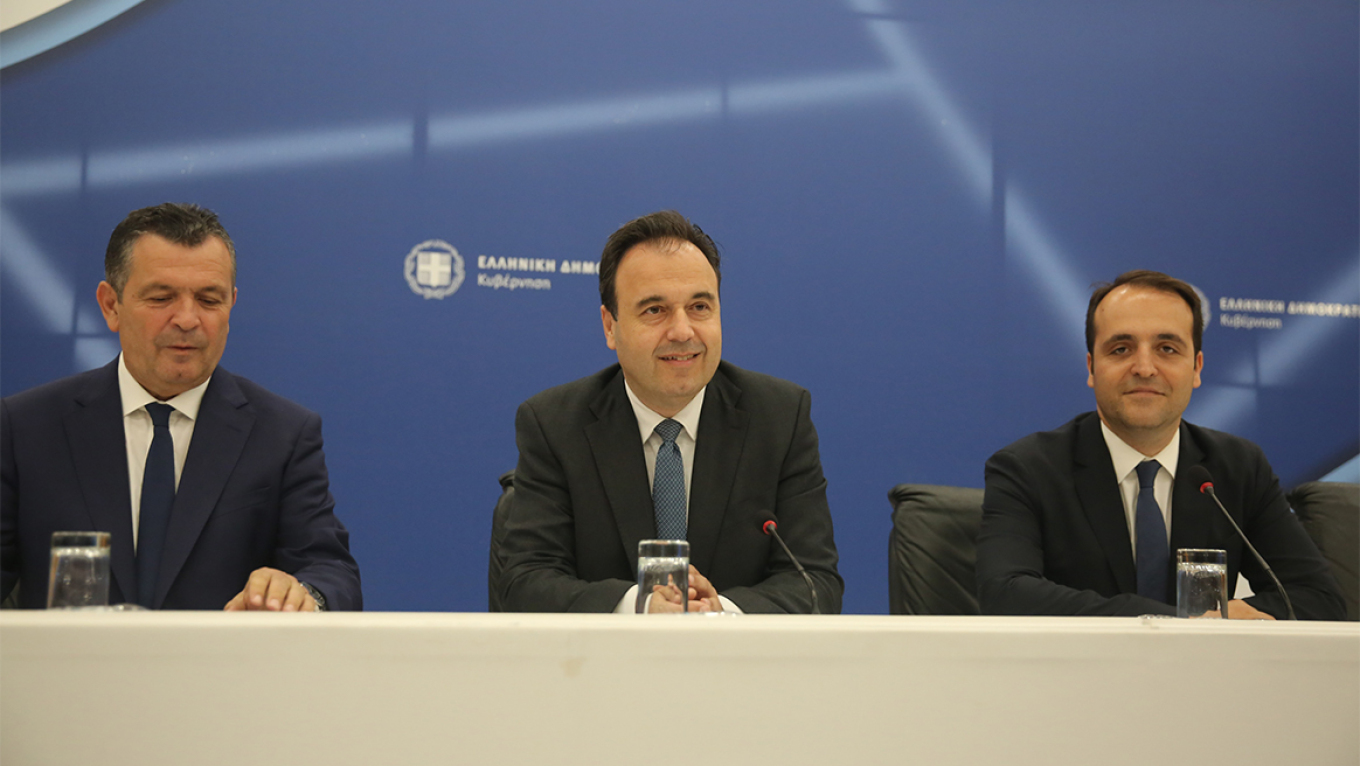 Χρ. Μπουκώρος στην τελετή παράδοσης: «Εχω απολύτως καθαρή τη συνείδησή μου» Χρ. Μπουκώρος στην τελετή παράδοσης: «Εχω απολύτως καθαρή τη συνείδησή μου»