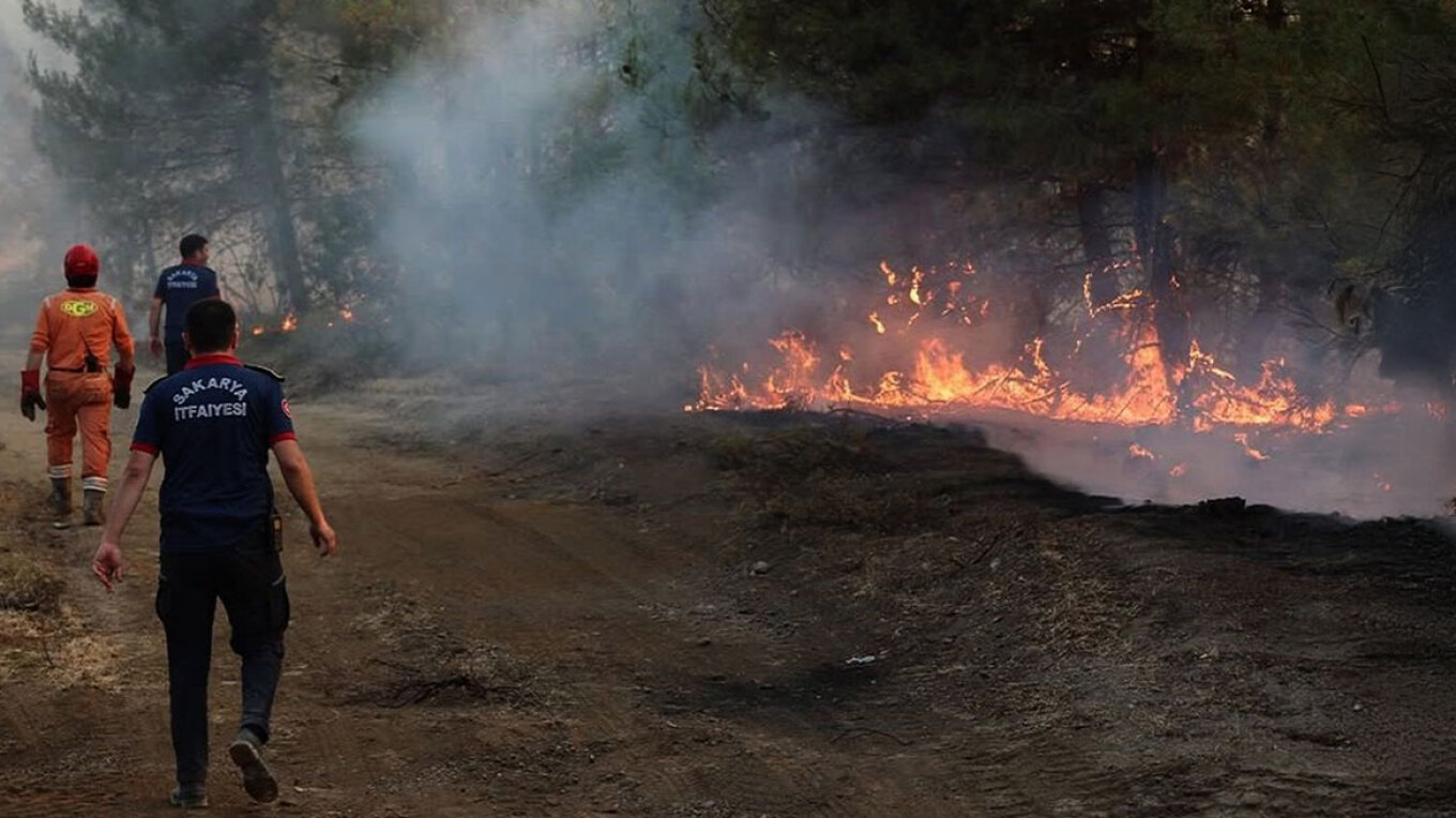 Πάνω από 50.000 απομακρύνθηκαν από τα σπίτια τους εξαιτίας των πυρκαγιών στην Τουρκία - Σε Σμύρνη, Μανίσα και Χατάι τα μέτωπα Πάνω από 50.000 απομακρύνθηκαν από τα σπίτια τους εξαιτίας των πυρκαγιών στην Τουρκία - Σε Σμύρνη, Μανίσα και Χατάι τα μέτωπα