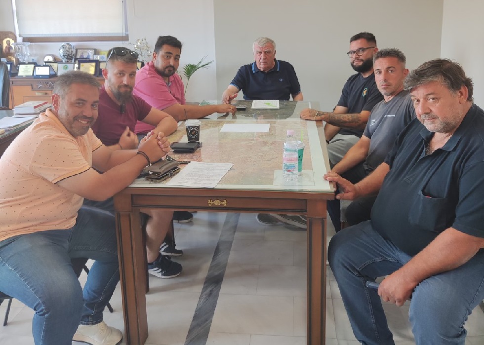 «Στον Θανάση Νασιακόπουλο αγρότες για το θέμα της απαγόρευσης διακίνησης ζωοτροφών λόγω της ευλογιάς των προβάτων» «Στον Θανάση Νασιακόπουλο αγρότες για το θέμα της απαγόρευσης διακίνησης ζωοτροφών λόγω της ευλογιάς των προβάτων»