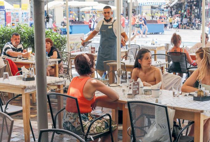 Eργασιακό νομοσχέδιο: Γιατί εξυπηρετεί τις επιχειρήσεις με πρόφαση ότι βοηθά εργαζόμενους