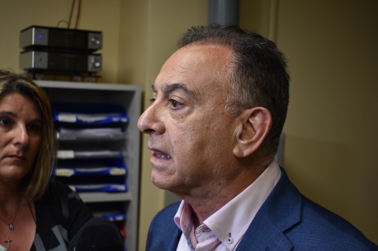 Κέλλας: «Δεν είναι σκάνδαλο οι επικοινωνίες των βουλευτών για την εξυπηρέτηση και την βοήθεια των πολιτών» (βίντεο) Κέλλας: «Δεν είναι σκάνδαλο οι επικοινωνίες των βουλευτών για την εξυπηρέτηση και την βοήθεια των πολιτών» (βίντεο)