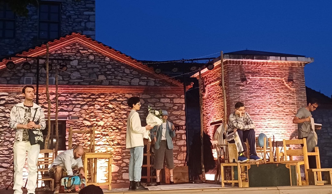 Ενθουσίασε στην πρεμιέρα «η στρίγγλα που έγινε αρνάκι» στην αυλή του Μύλου (ΦΩΤΟ Ενθουσίασε στην πρεμιέρα «η στρίγγλα που έγινε αρνάκι» στην αυλή του Μύλου (ΦΩΤΟ