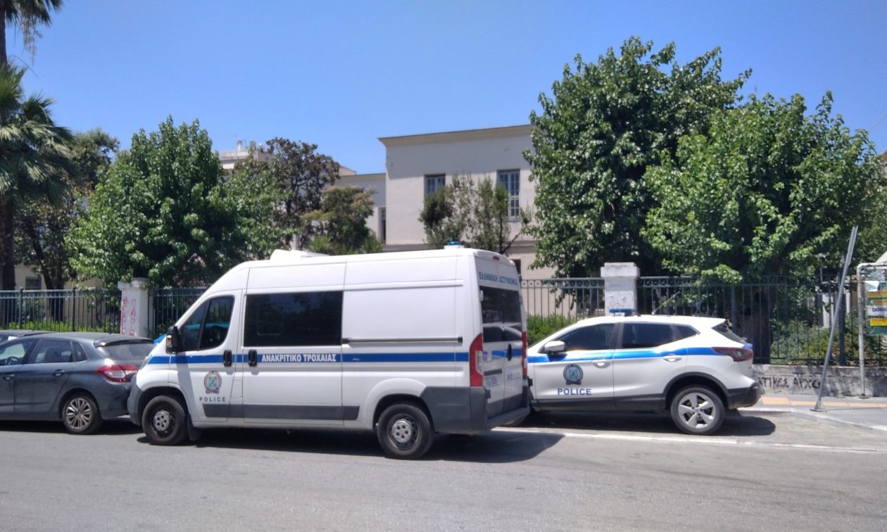 Στο Αυτόφωρο για μέθη γνωστός ηθοποιός που ήρθε στον Βόλο για παράσταση Στο Αυτόφωρο για μέθη γνωστός ηθοποιός που ήρθε στον Βόλο για παράσταση